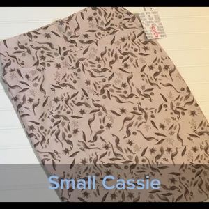 Small LuLaRoe Cassie